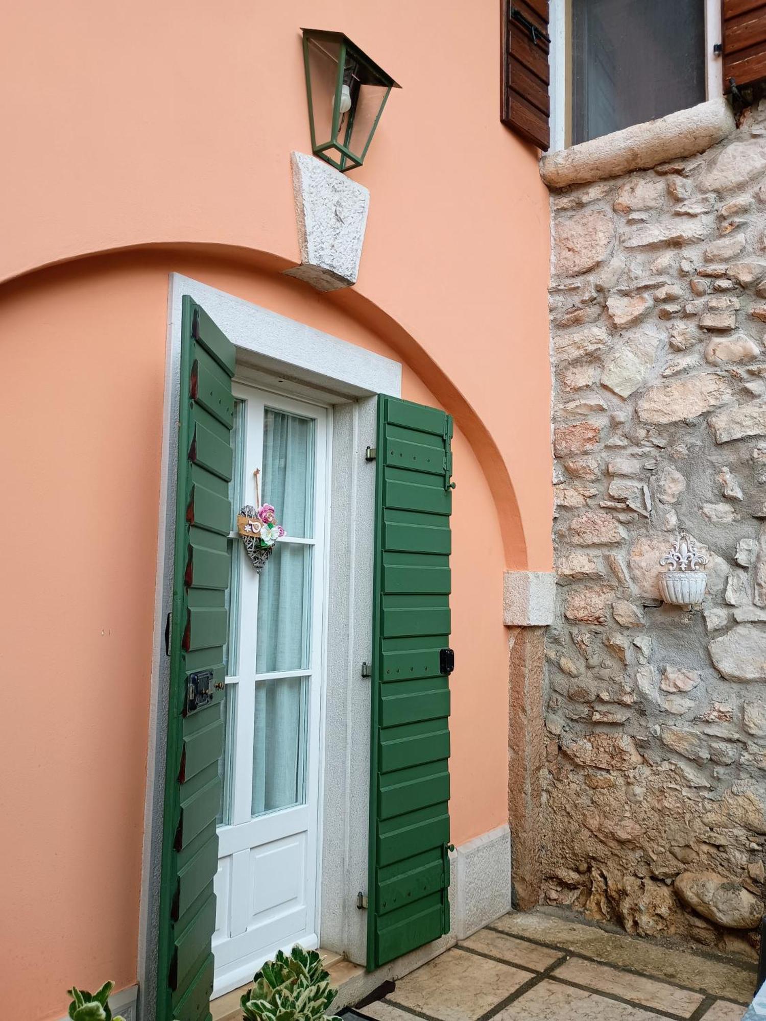 Casa Del Capitello Appartement Caprino Veronese Buitenkant foto